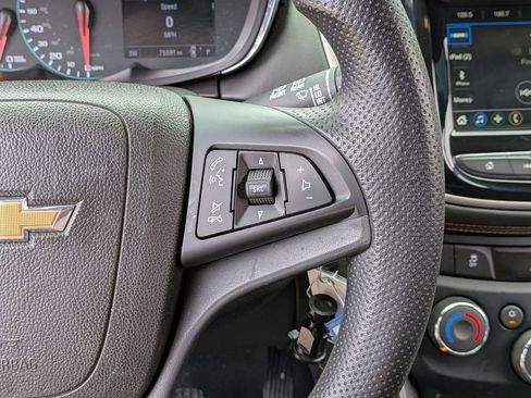 Used 2019 Chevrolet Trax LT FWD image 20