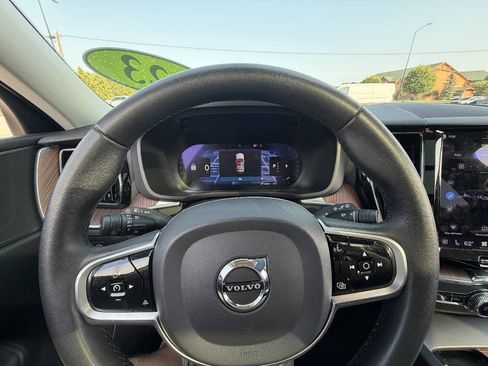 Used 2023 Volvo XC60 B5 Plus AWD/4WD image 14