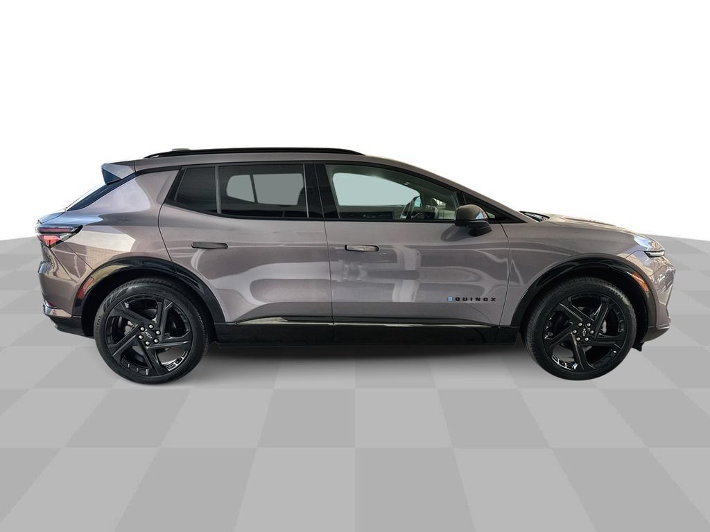 Used 2024 Chevrolet Equinox EV RS FWD image 9