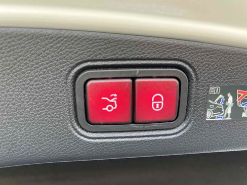 Used 2022 Mercedes-Benz E 450 Coupe image 25