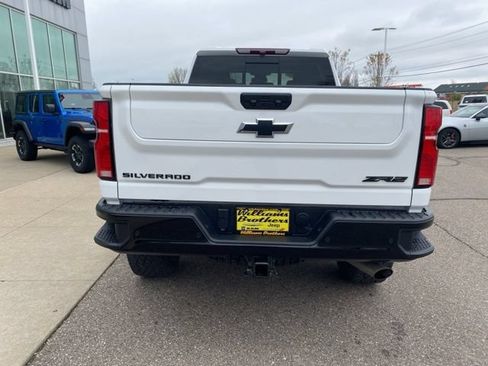 Used 2025 Chevrolet Silverado 2500 ZR2 w/ LPO, Dark Essentials Package AWD/4WD image 6