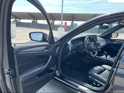 Used 2022 BMW 530i w/ Convenience Package image 5