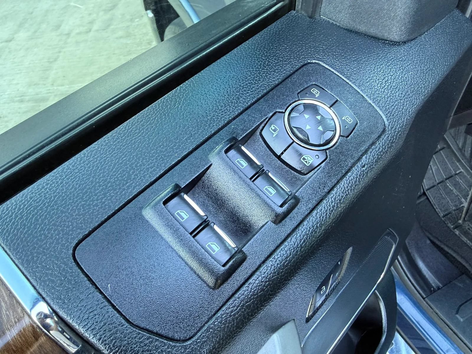 Used 2018 Ford F150 Lariat RWD image 25