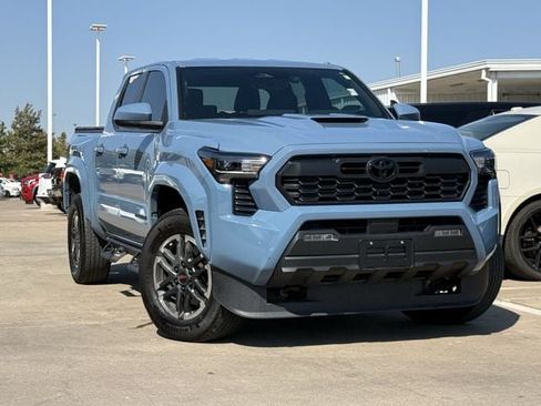 Used 2026 Toyota Tacoma TRD Sport RWD image 2
