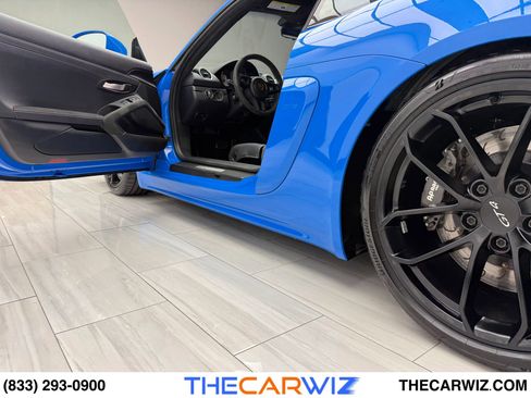 Used 2022 Porsche 718 Cayman GT4 image 40