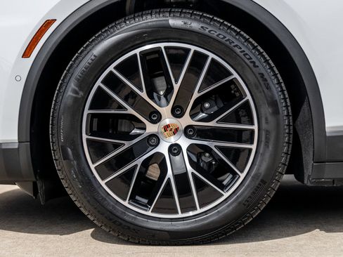 Certified 2026 Porsche Macan 4 Electric AWD/4WD image 13