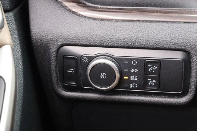 Used 2023 Ford Explorer Limited AWD/4WD image 23