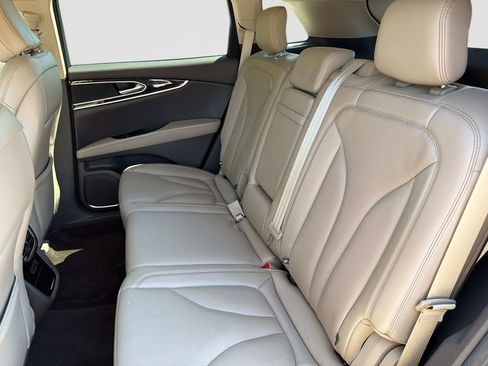 Used 2022 Lincoln Nautilus Reserve AWD/4WD image 14