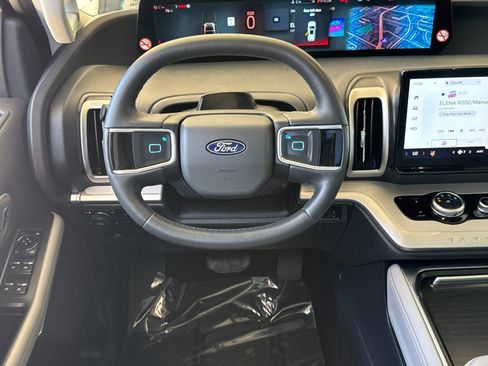 Used 2025 Ford Expedition Active AWD/4WD image 19