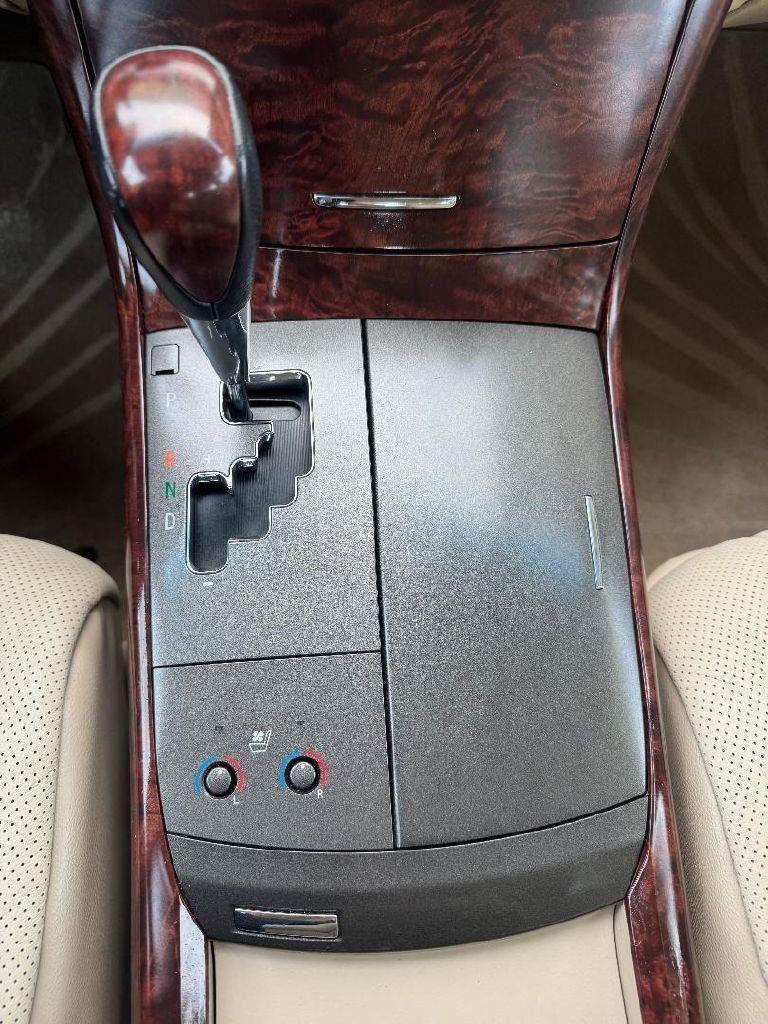 Used 2011 Toyota Avalon Limited FWD image 35