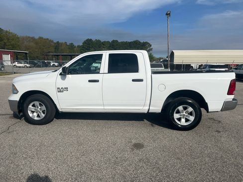Used 2022 RAM 1500 Classic SLT image 4
