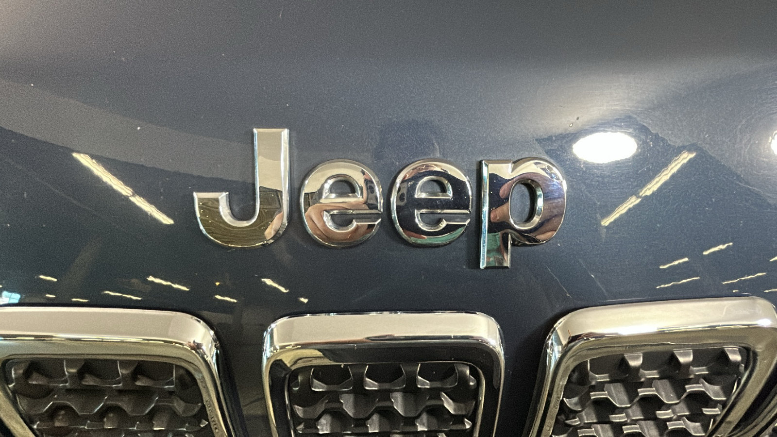 Used 2021 Jeep Cherokee Limited AWD/4WD image 9