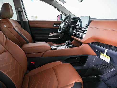 New 2025 Nissan Pathfinder Platinum w/ Cargo Package image 19