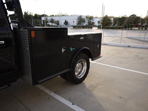 Used 2022 Ford F450 Platinum w/ FX4 Off-Road Package image 12