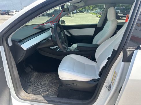 Used 2021 Tesla Model Y Long Range AWD/4WD image 10