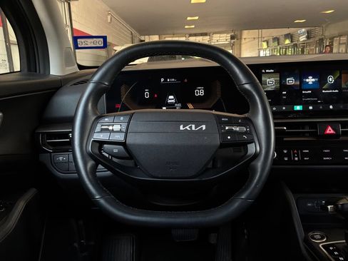 Used 2026 Kia Sportage LX FWD image 32