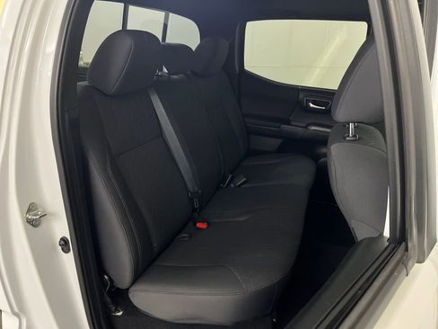 Used 2017 Toyota Tacoma TRD Sport w/ Premium & Technology Package image 20