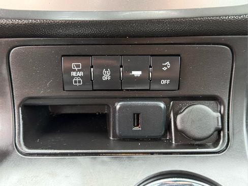 Used 2016 GMC Acadia SLE AWD/4WD image 26