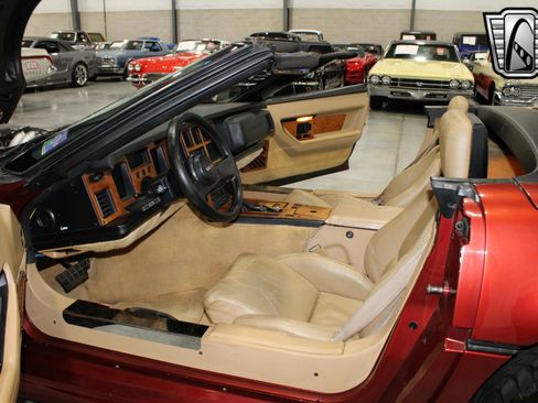 Used 1987 Chevrolet Corvette Convertible image 6
