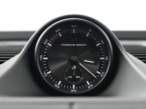 Certified 2025 Porsche Macan Turbo Electric image 12