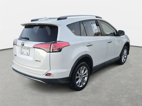 Used 2018 Toyota RAV4 Limited image 5