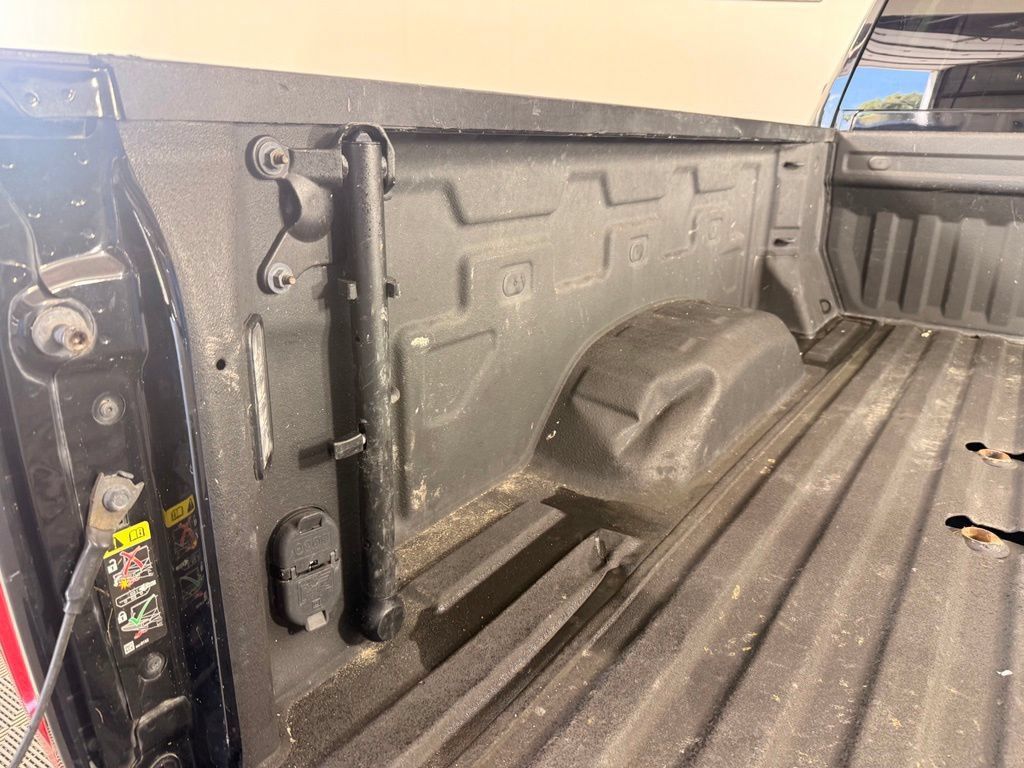 Used 2022 GMC Sierra 2500 AT4 w/ Gooseneck/5TH Wheel Package AWD/4WD image 17
