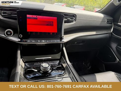 Used 2022 Jeep Wagoneer Series III w/ Rear Seat Video Group 1 AWD/4WD image 21