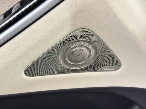 Certified 2022 Mercedes-Benz S 500 4MATIC w/ AMG Line Package image 22