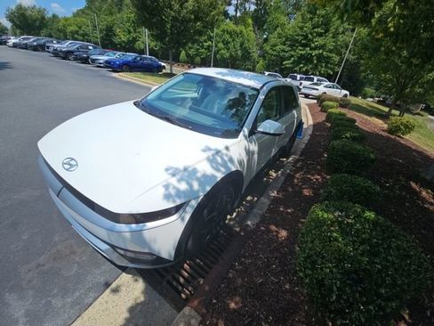 Used 2023 Hyundai Ioniq 5 SEL AWD/4WD image 3
