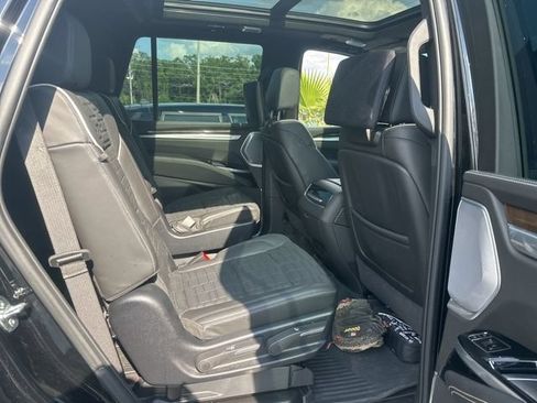 Used 2025 Cadillac Escalade Sport Platinum w/ LPO, Floor Liner Package AWD/4WD image 8