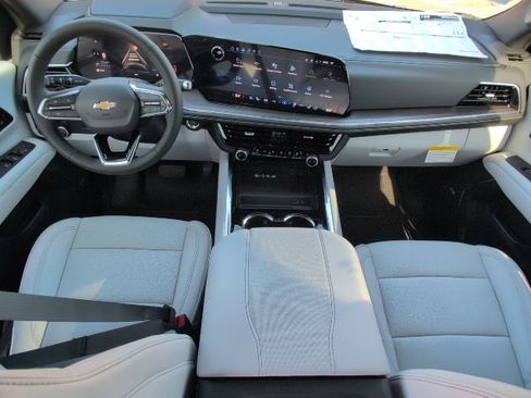 New 2026 Chevrolet Suburban Premier image 5