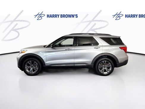 Used 2024 Ford Explorer XLT w/ Equipment Group 202A AWD/4WD image 29
