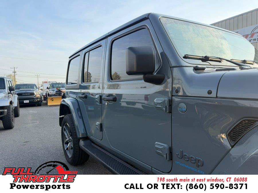 Used 2024 Jeep Wrangler Unlimited w/ Convenience Group AWD/4WD image 2