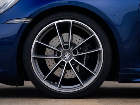 Used 2020 Porsche 911 Carrera 4S image 33