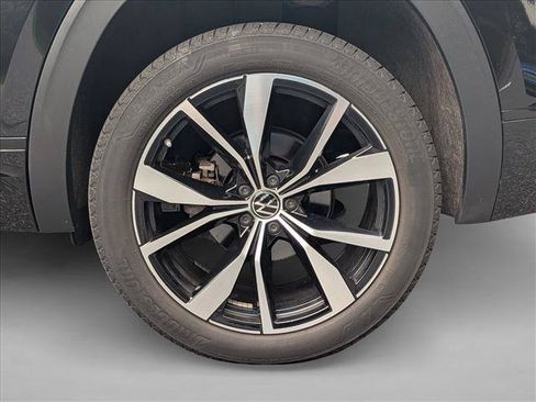 Used 2024 Volkswagen Atlas SEL Premium R-Line AWD/4WD image 14