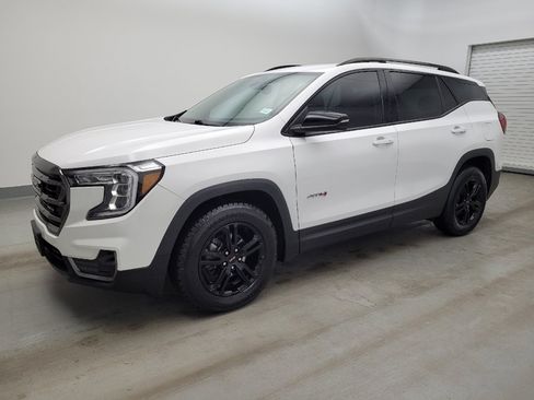 Used 2022 GMC Terrain AT4 AWD/4WD image 2