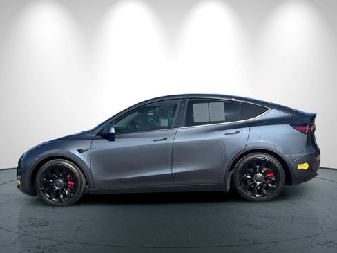 Used 2023 Tesla Model Y Performance image 7