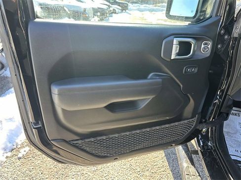 Certified 2022 Jeep Wrangler Sport S image 12