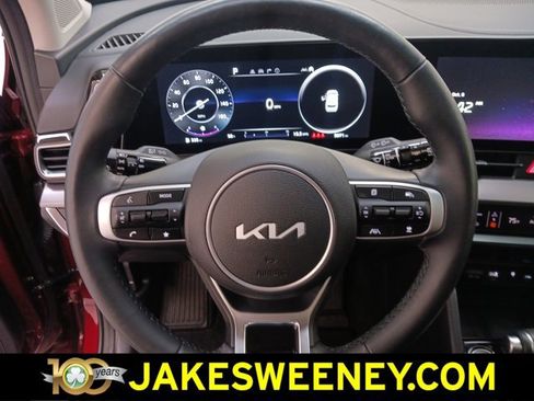 Used 2025 Kia Sportage SX image 15