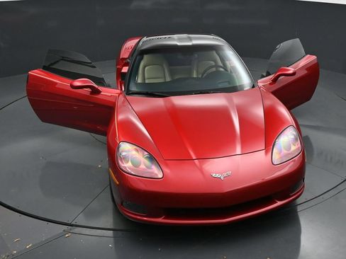 Used 2005 Chevrolet Corvette Coupe w/ Preferred Equipment Group RWD image 34