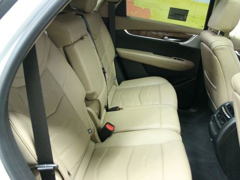 Used 2021 Cadillac XT5 Premium Luxury w/ Platinum Package image 8