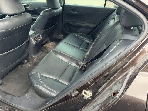 Used 2017 Honda Accord Touring image 12