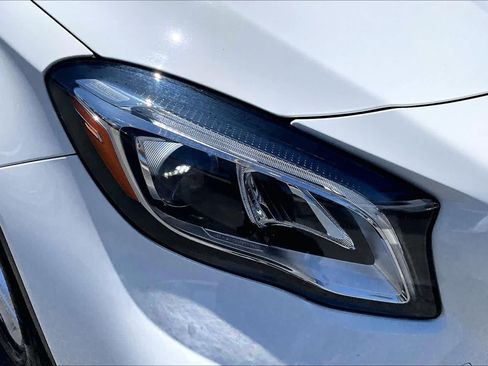 Used 2018 Mercedes-Benz GLA 250 4MATIC image 26