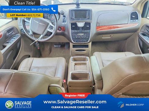 Used 2013 Chrysler Town & Country Touring-L w/ Driver Convenience Group FWD image 11