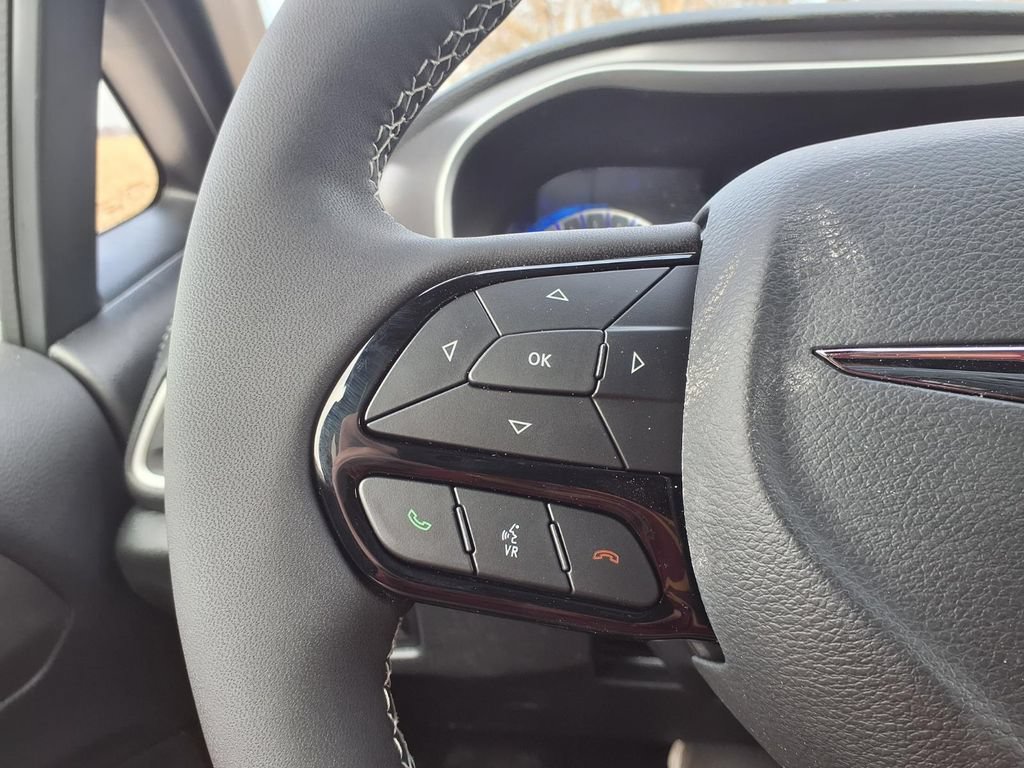 New 2026 Chrysler Pacifica Select w/ S Appearance Package FWD image 17