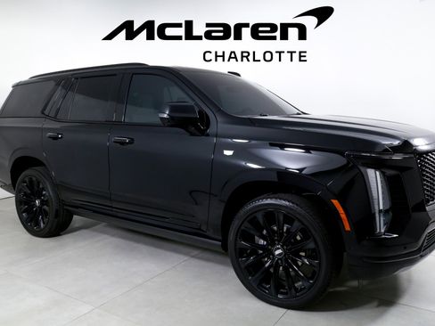 Used 2025 Cadillac Escalade Sport Platinum w/ LPO, ONYX Package AWD/4WD image 2