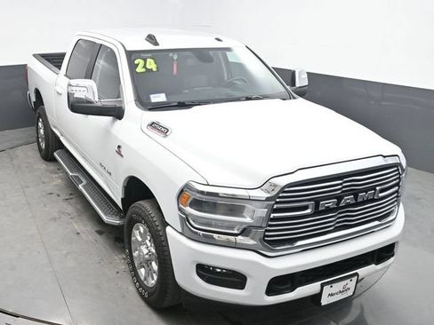 Used 2024 RAM 2500 Laramie AWD/4WD image 34