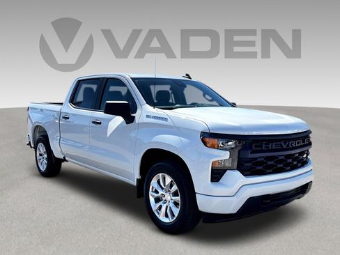 Used 2022 Chevrolet Silverado 1500 Custom image 1