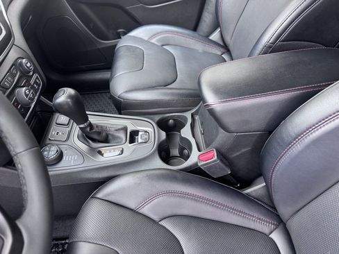 Used 2022 Jeep Cherokee Trailhawk w/ Sound & Nav Group image 16