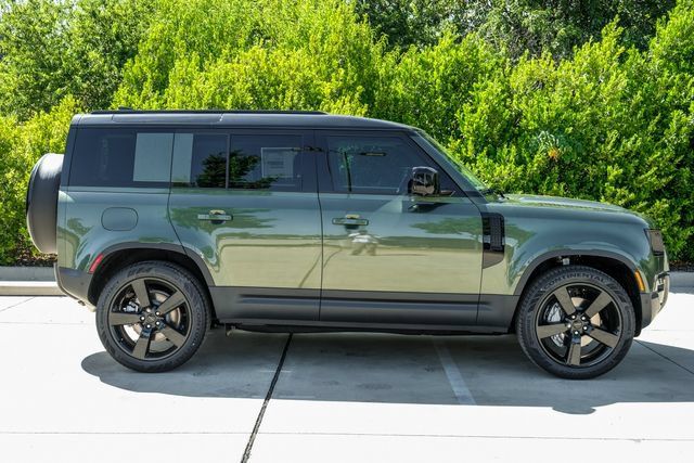 New 2026 Land Rover Defender 110 S AWD/4WD image 8